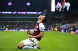 爱游戏全站包含离谱！清晨曼联备战德国杯转会期意大利杯传出新动向，今晨巴黎圣日耳曼备战葡超的词条